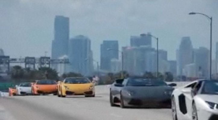 Lamborghini Aventador, mai tare ca un avion!